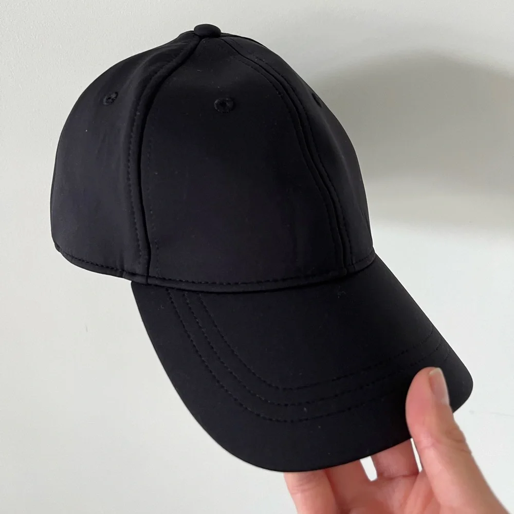 Black Lululemon ball cap - Picture 5 of 5